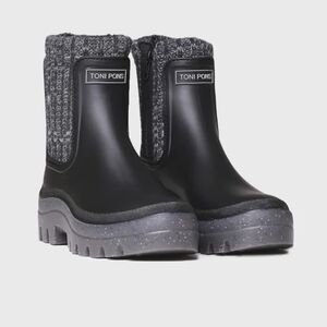 Toni Pons Women's Black and Gray Winter Boots